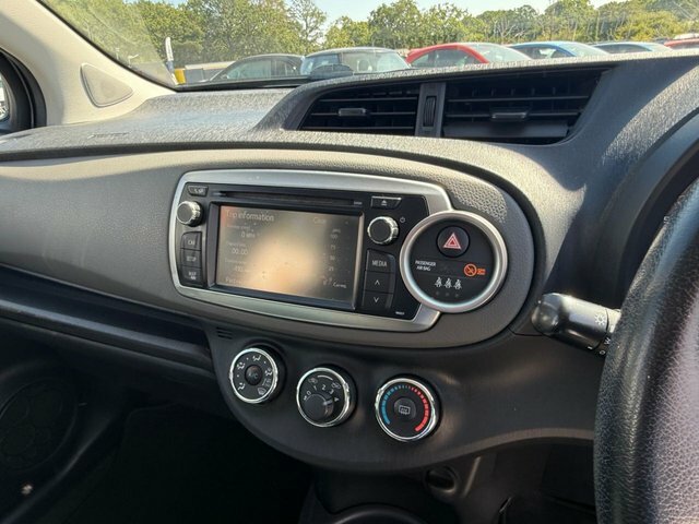 Toyota Yaris Black #25