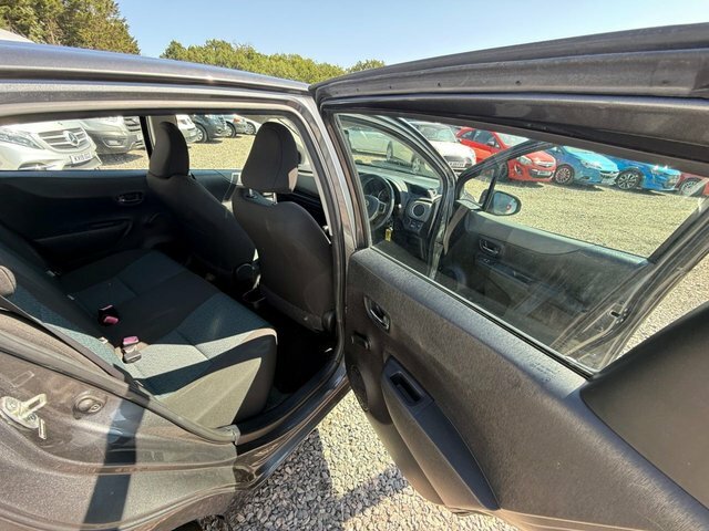 Toyota Yaris Black #24