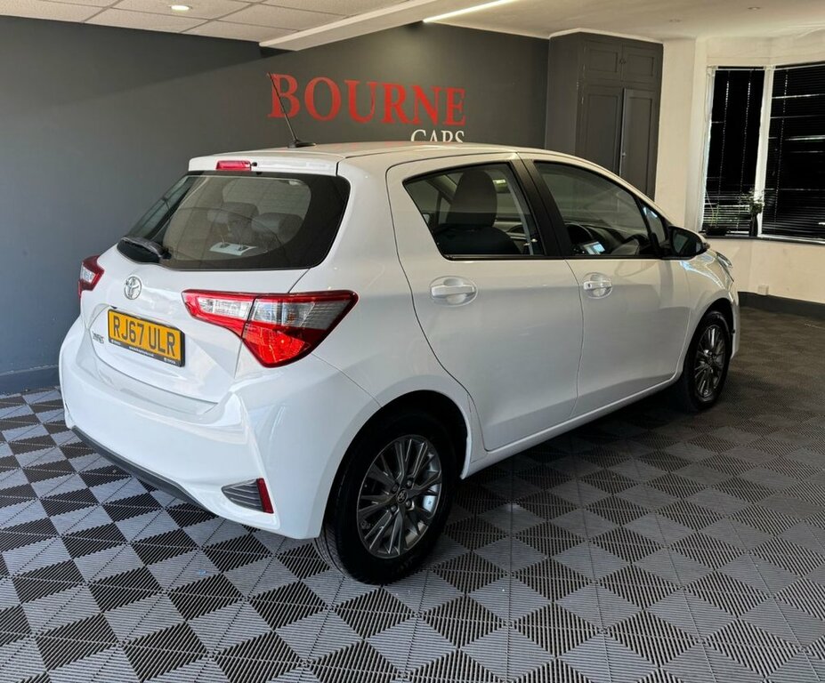 Toyota Yaris 1L Icon White #4
