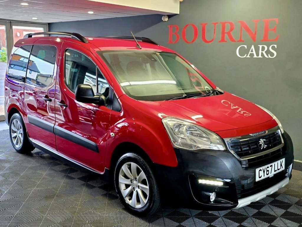 Peugeot Partner Tepee 1.2L Outdoor Red