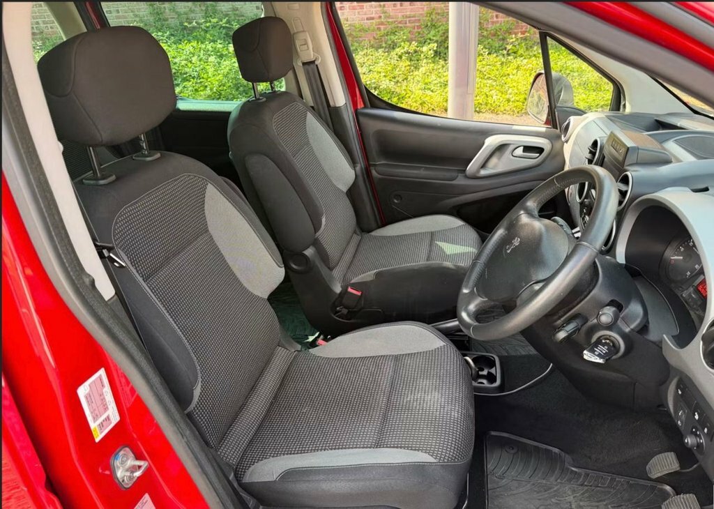 Peugeot Partner Tepee 1.2L Outdoor Red #5