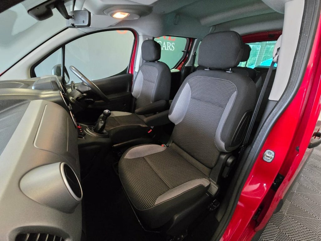Peugeot Partner Tepee 1.2L Outdoor Red #5