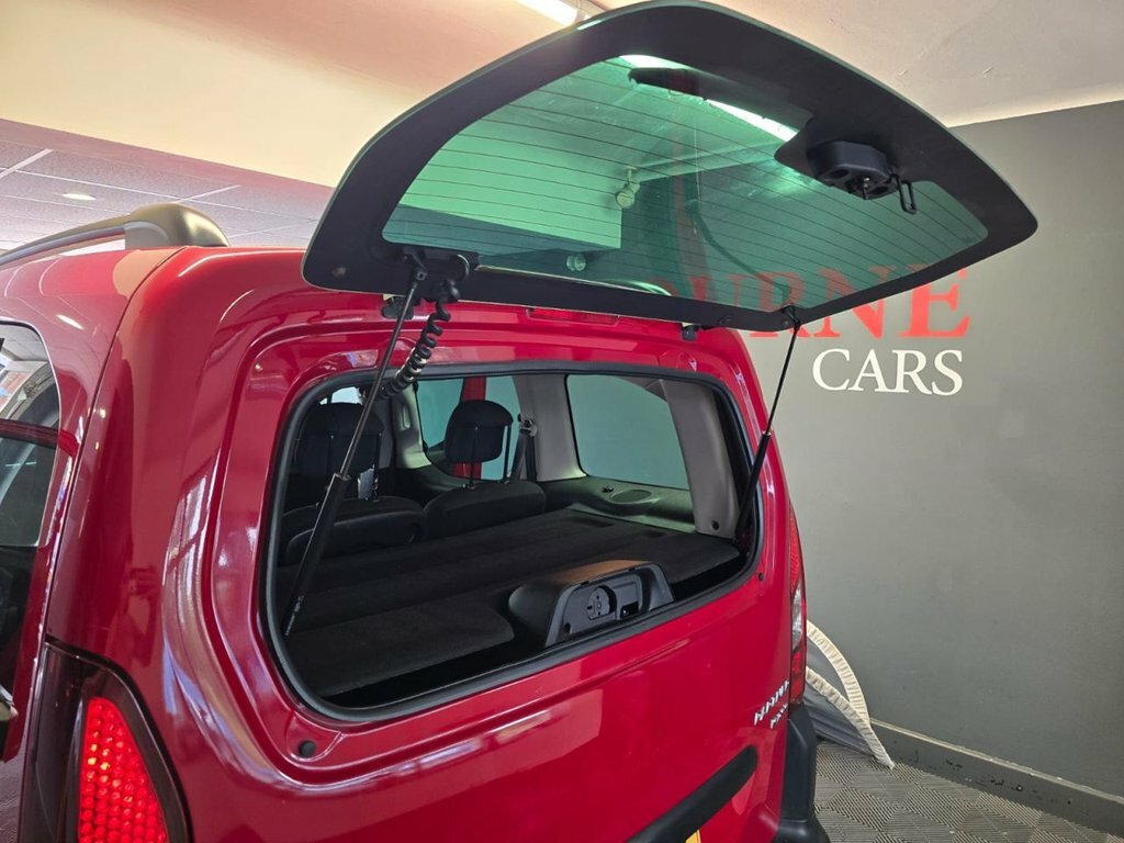 Peugeot Partner Tepee 1.2L Outdoor Red #4