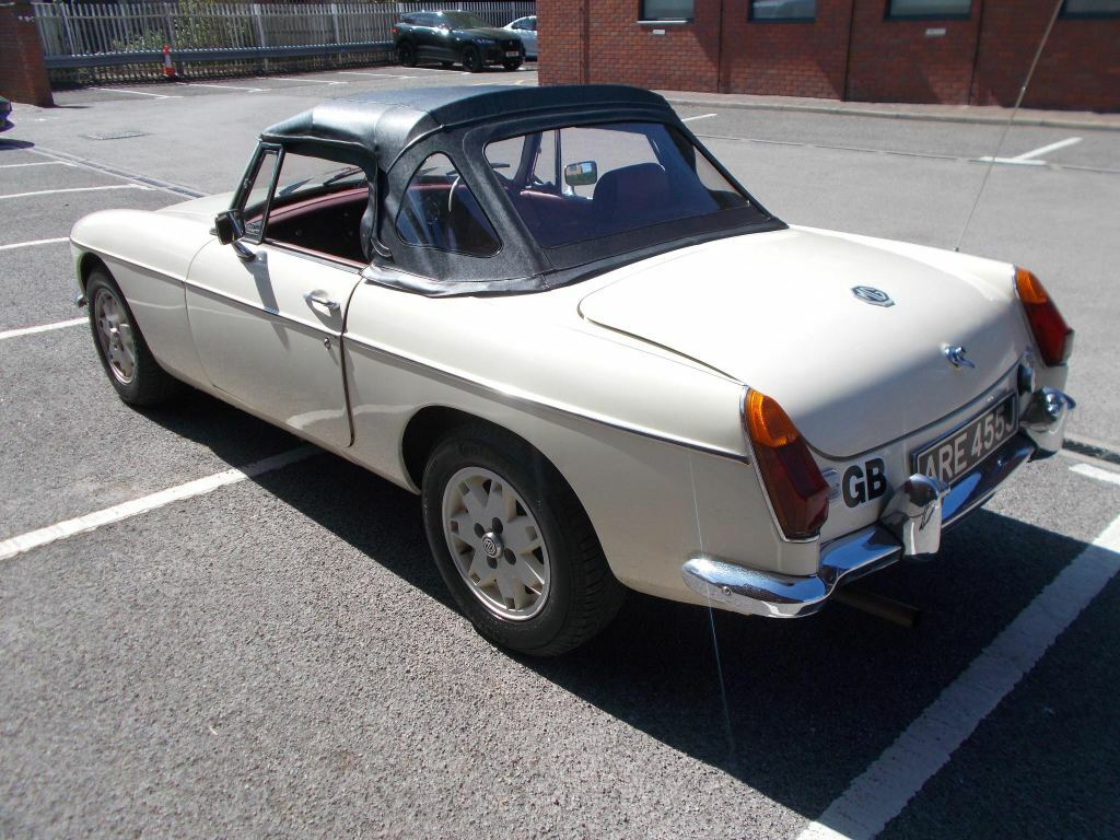 MG MGB GT Mg Mgb Gt 1.8 Roadster 2-Dr White #4