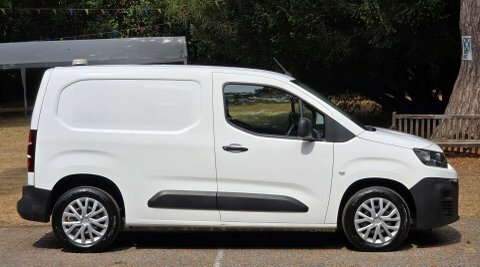 Citroen Berlingo 2020 20 1.5 LF20UWA White #3