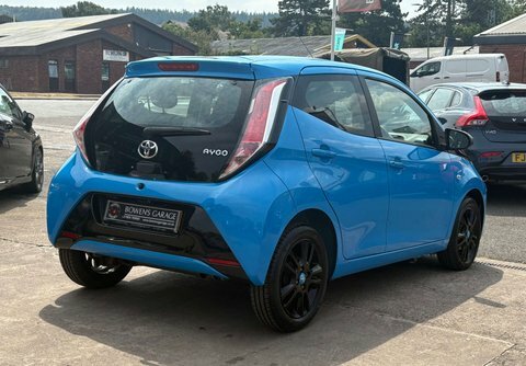 Toyota Aygo X X-pression White #6