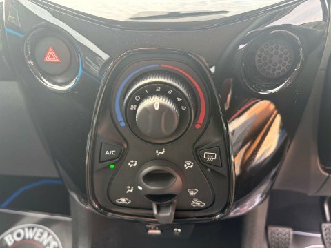 Toyota Aygo X X-pression White #40