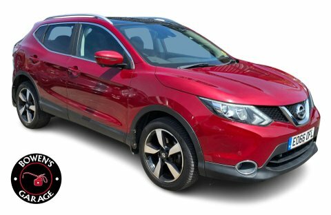 Nissan Qashqai 1.5 Qashqai N-connecta Red