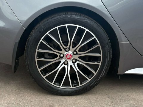 Jaguar XE R-sport Black #66