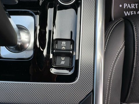 Jaguar XE R-sport Black #51
