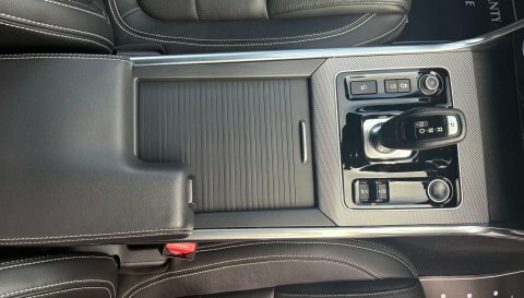 Jaguar XE R-sport Black #55