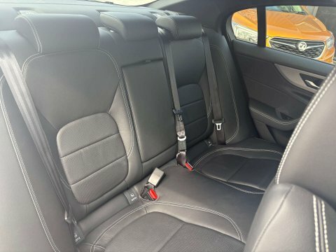 Jaguar XE R-sport Black #36
