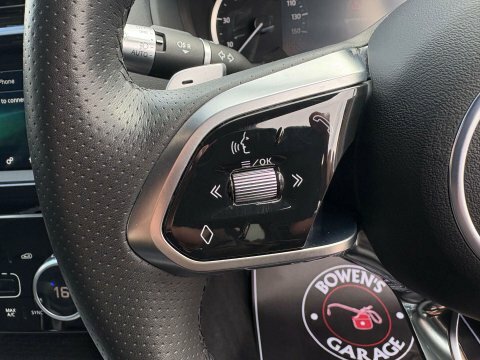 Jaguar XE R-sport Black #47