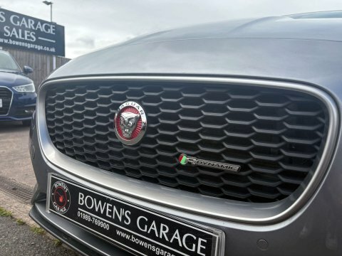 Jaguar XE R-sport Black #29
