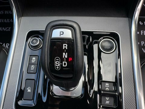 Jaguar XE R-sport Black #17