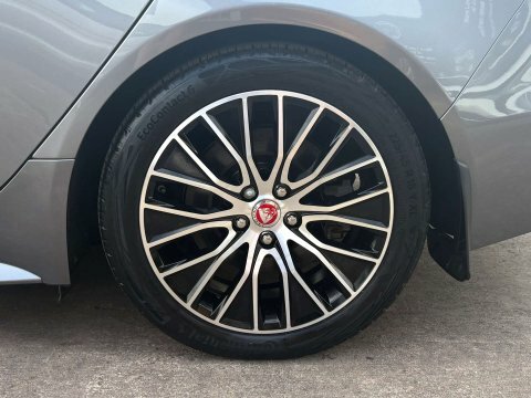 Jaguar XE R-sport Black #67