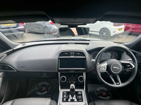 Jaguar XE R-sport Black #42