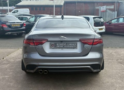 Jaguar XE R-sport Black #8