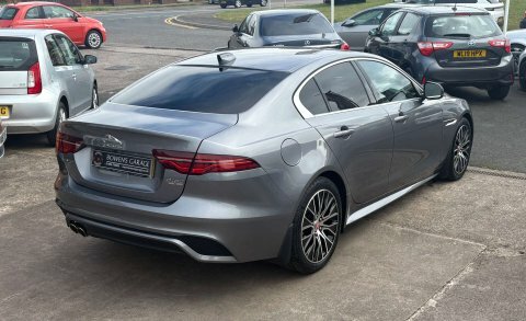 Jaguar XE R-sport Black #26
