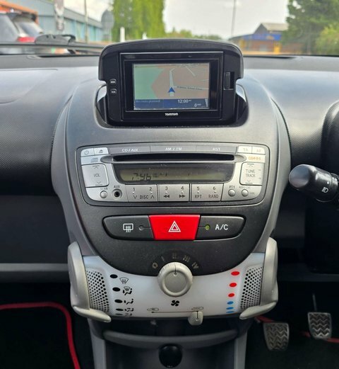 Toyota Aygo 1.0 Aygo Go Red #5