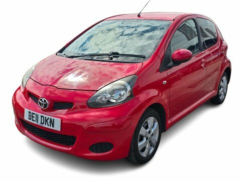 Toyota Aygo 1.0 Aygo Go Red #2