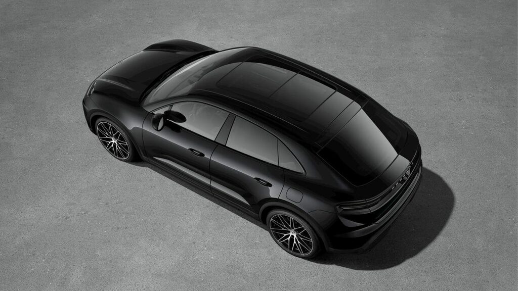 Porsche Macan Electric Black #4