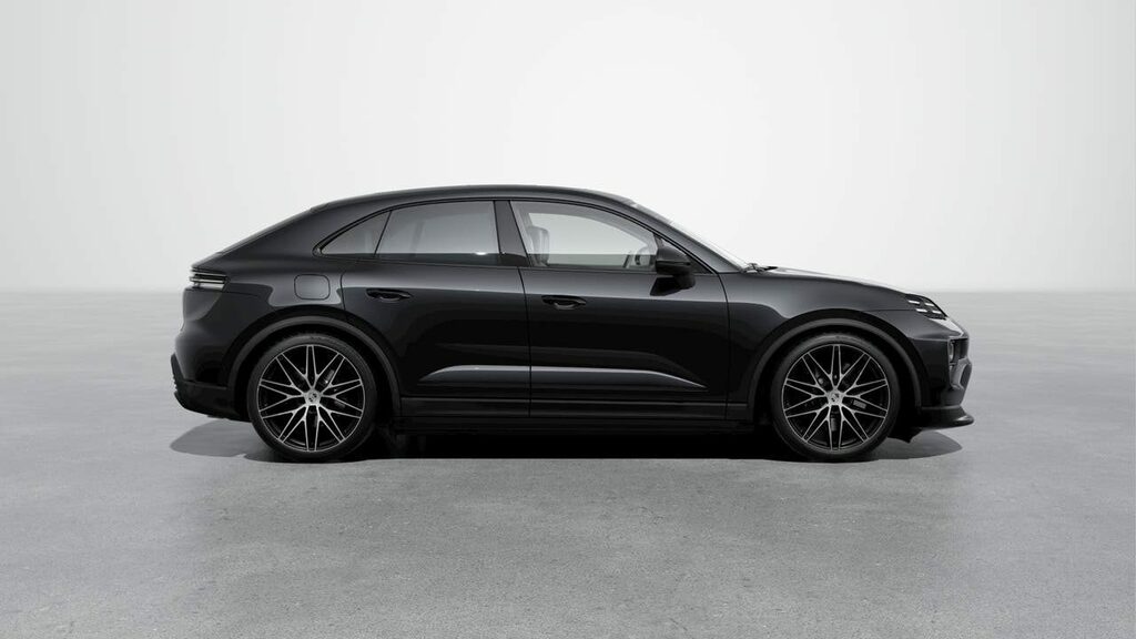 Porsche Macan Electric Black #6