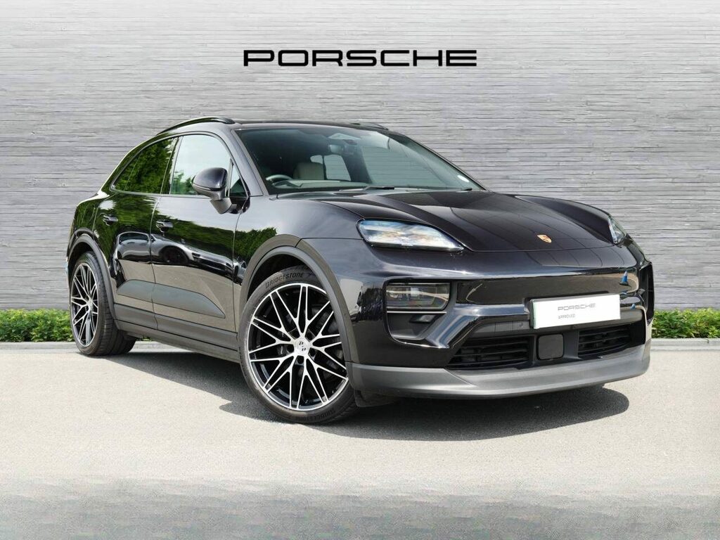 Porsche Macan Electric Black