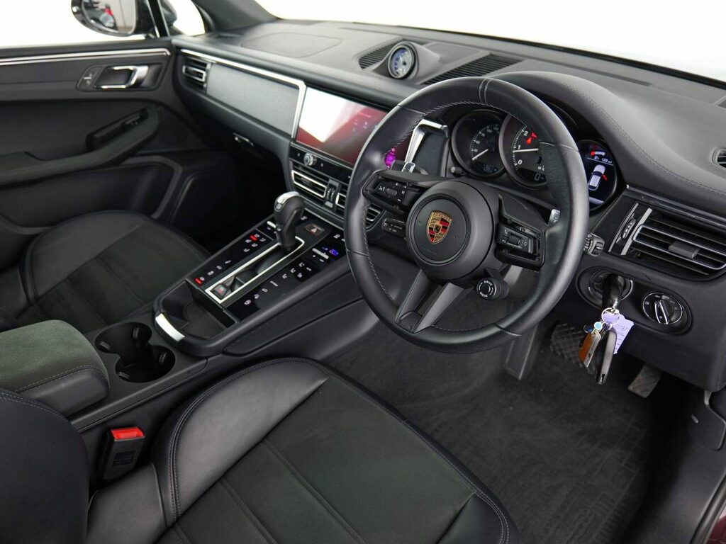 Porsche Macan Petrol PE24MLU Red #4