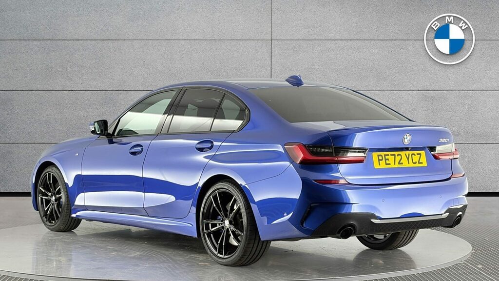 BMW 3 Series Saloon PE72YCZ Blue #2