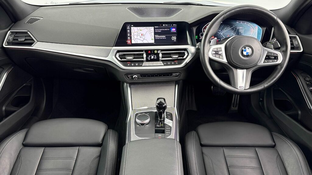 BMW 3 Series Saloon PE72YCZ Blue #4