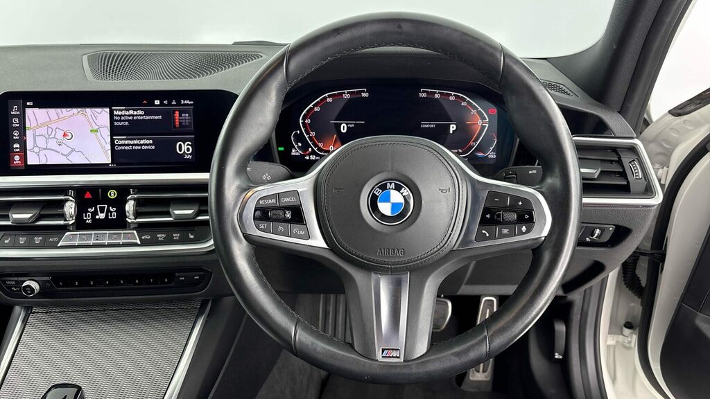 BMW 3 Series 318D M Sport White #5
