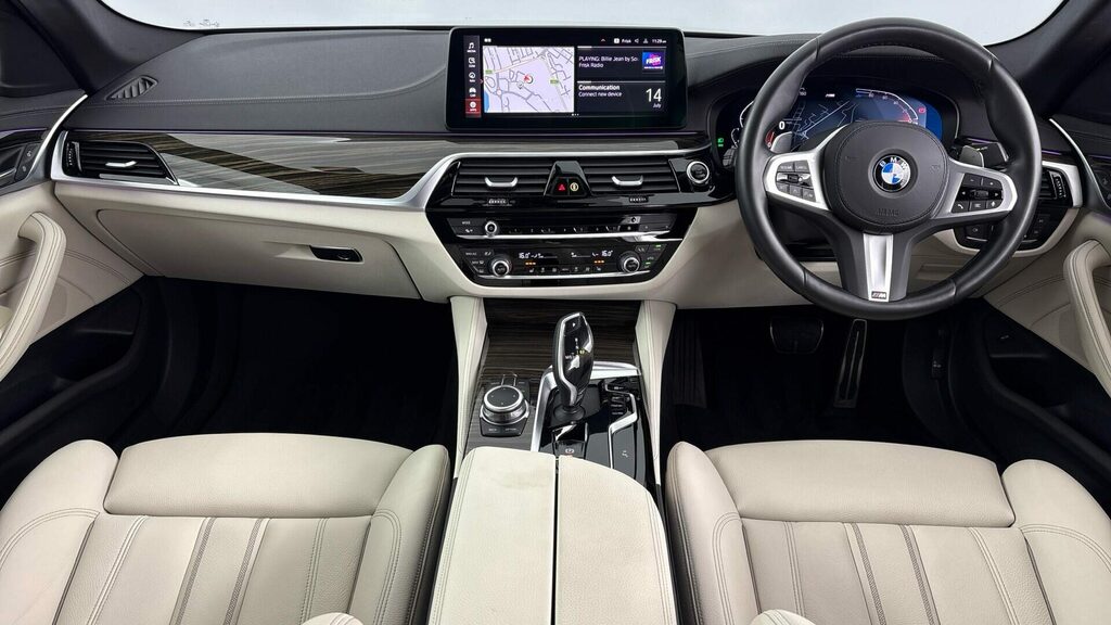 BMW 5 Series Saloon SD22PYZ Grey #4