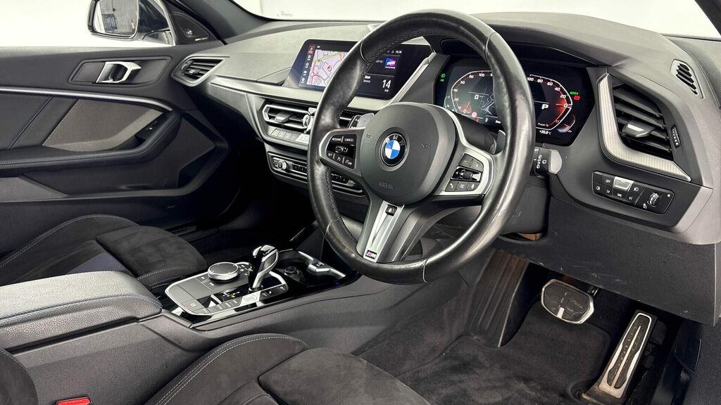 BMW 1 Series Sports PO73XFV White #6