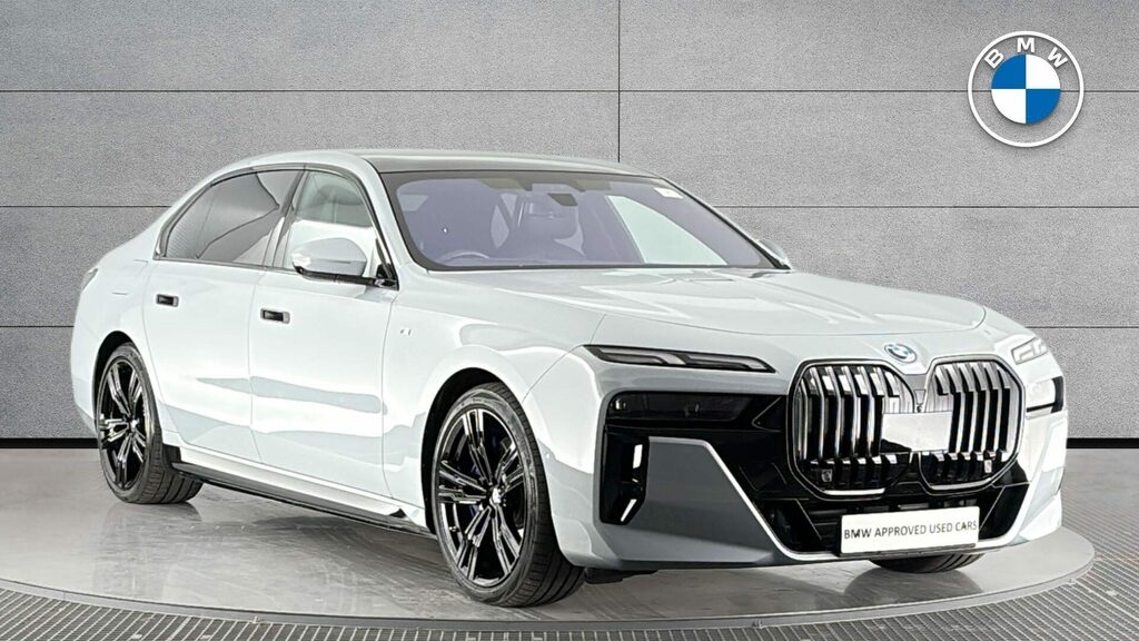 BMW i7 Saloon Grey