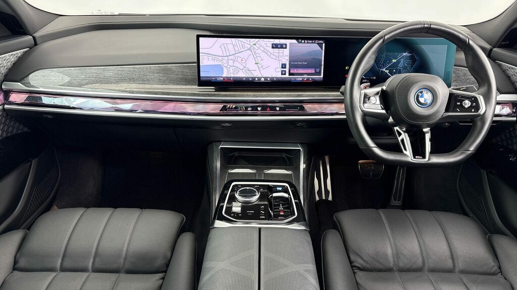 BMW i7 Saloon Grey #4