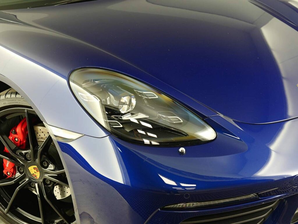 Porsche 718 718 Cayman Gt4 Silver #9