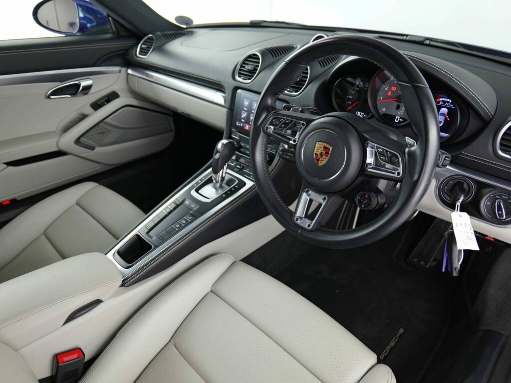 Porsche 718 718 Cayman Gt4 Silver #18