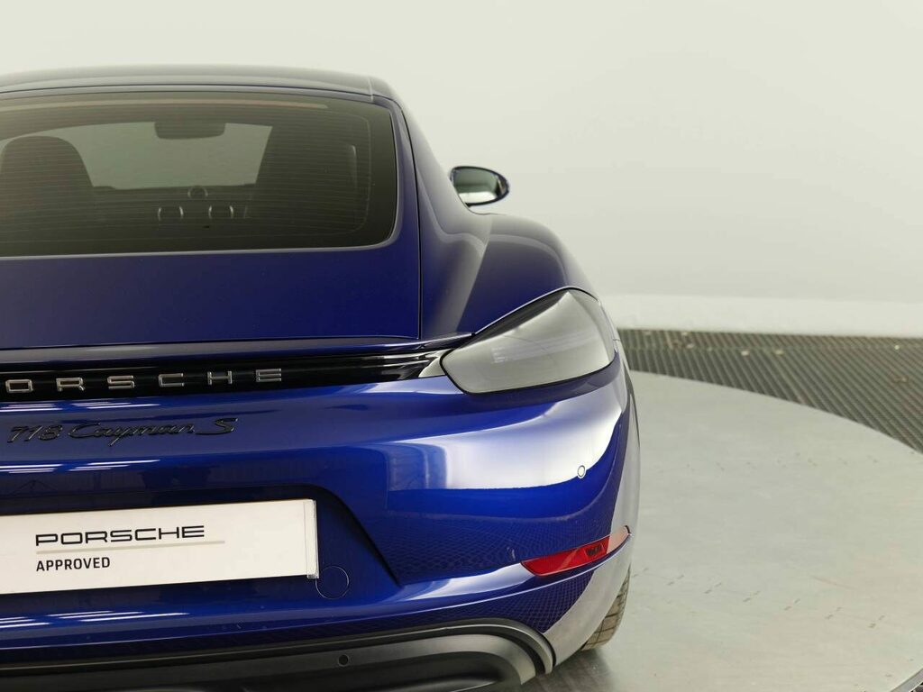Porsche 718 718 Cayman Gt4 Silver #10