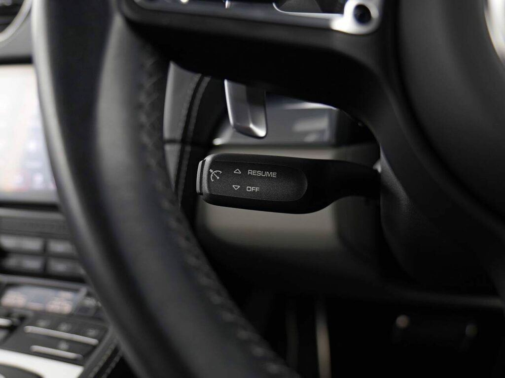 Porsche 718 718 Cayman Gt4 Silver #35