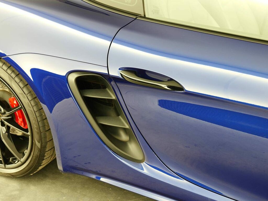Porsche 718 718 Cayman Gt4 Silver #15