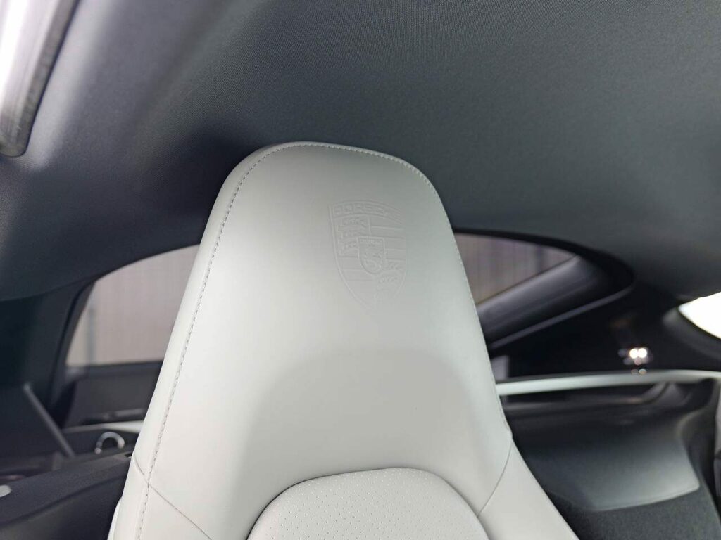 Porsche 718 718 Cayman Gt4 Silver #19