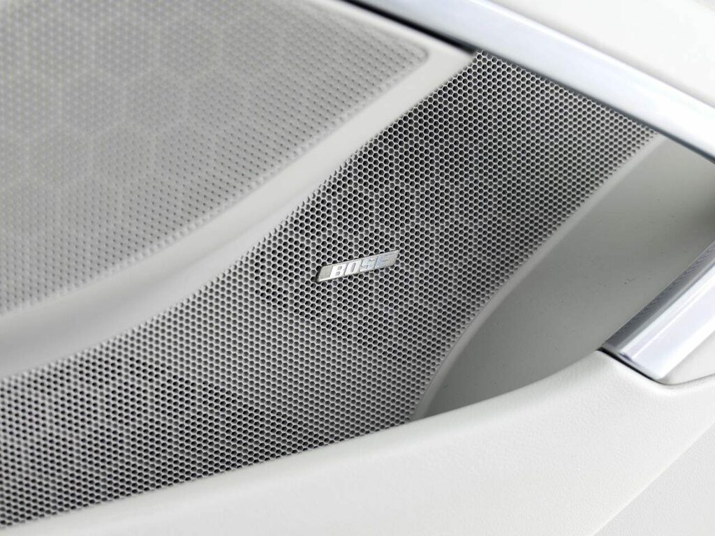 Porsche 718 718 Cayman Gt4 Silver #31