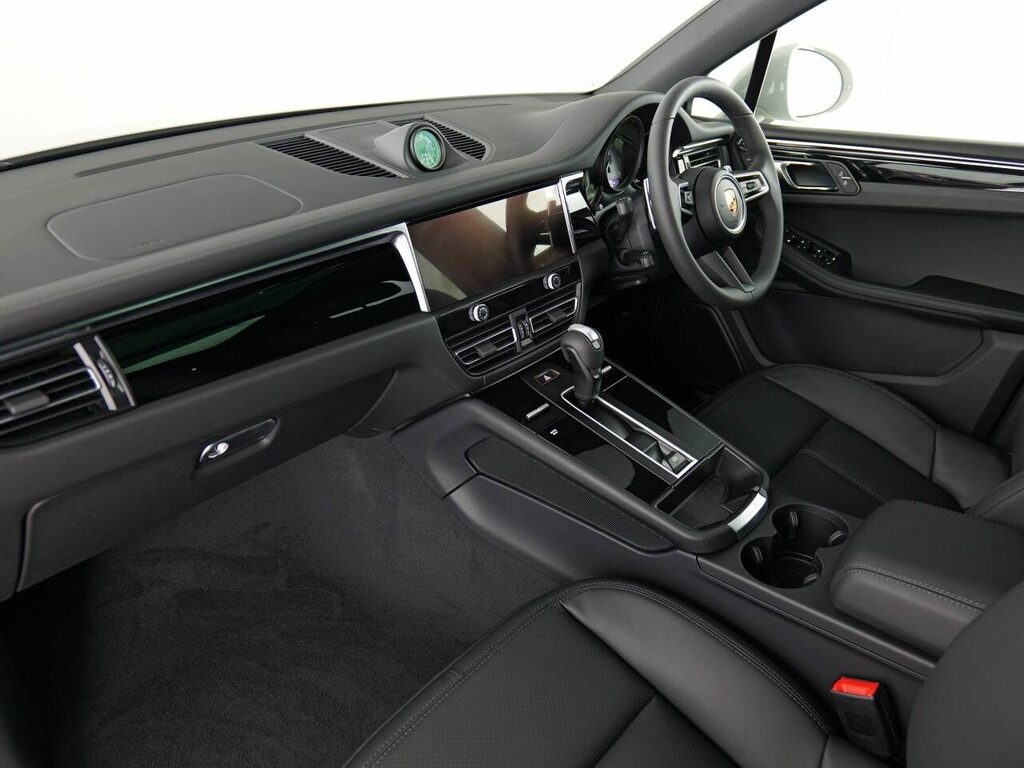 Porsche Macan Petrol  #4