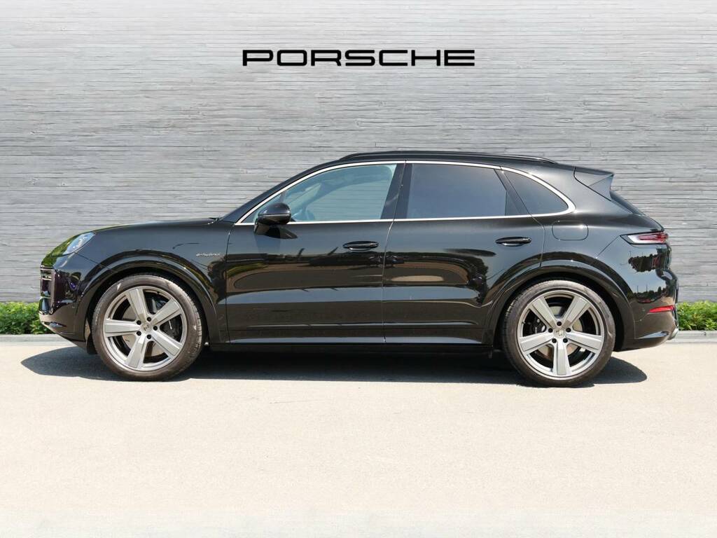 Porsche Cayenne Turbo E-hybrid Black #2