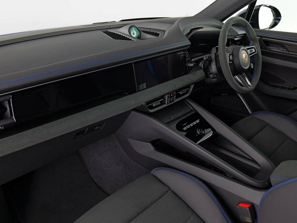 Porsche Macan Gts Electric  Blue #4