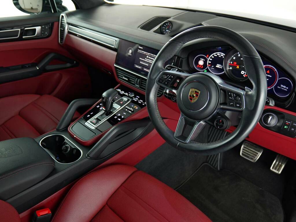 Porsche Cayenne Gts My23 Black #4
