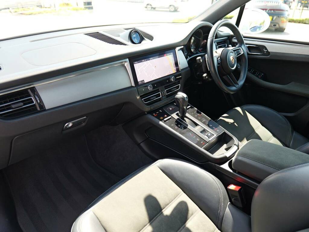 Porsche Macan Gts My23 White #5