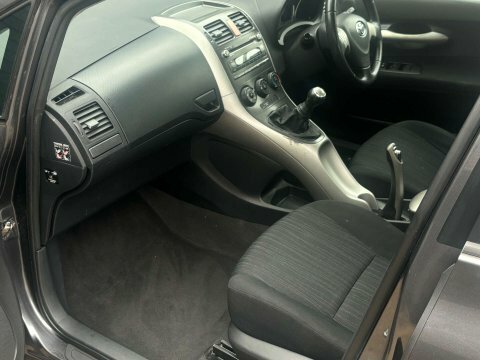 Toyota Auris Tr Silver #15