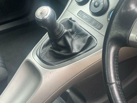 Toyota Auris Tr Silver #14